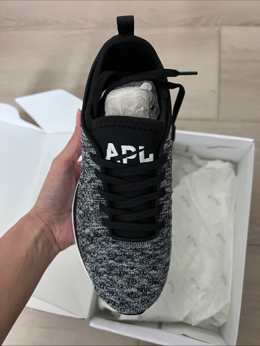 APL Techloom Phantom US W 5.5 Athletic Shoe
